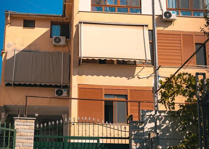Mandi * Tirana