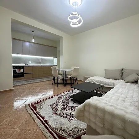 Mandi Tirana