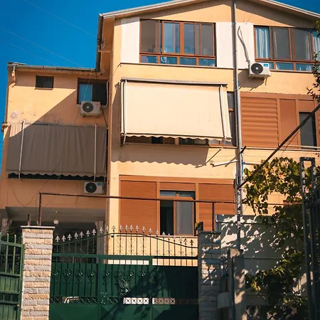 Mandi * Tirana