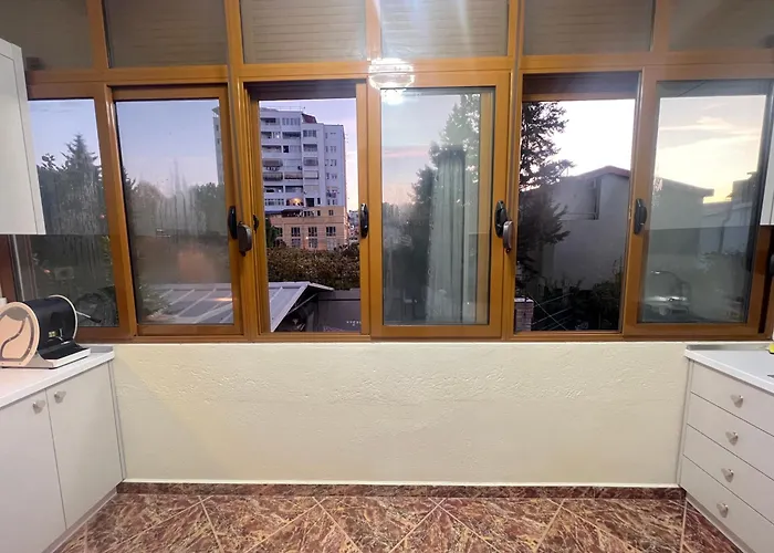 Mandi טיראנה